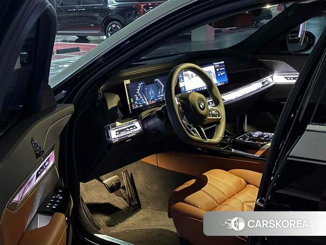 BMW 7 Series (G70) id 3963238 из Кореи 8