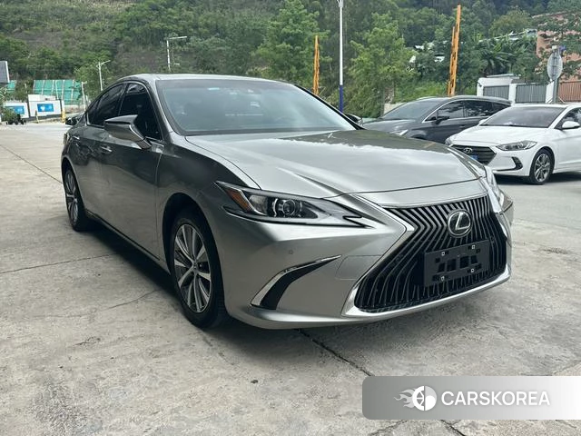 Lexus ES id 4335759 из Китая 10