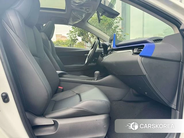 Toyota C-HR id 4333582 из Китая 10
