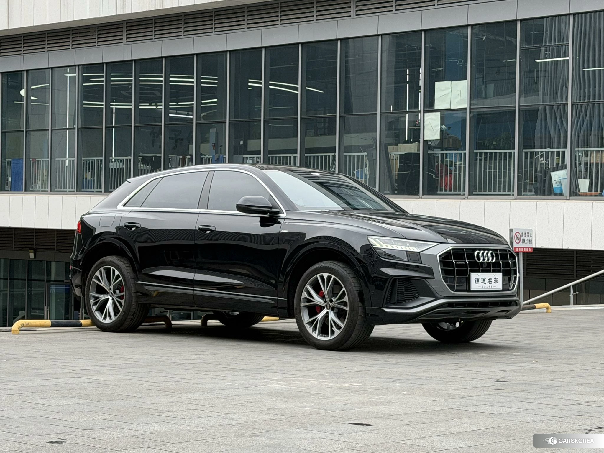 Audi Q8 id 4467911 из Китая 27