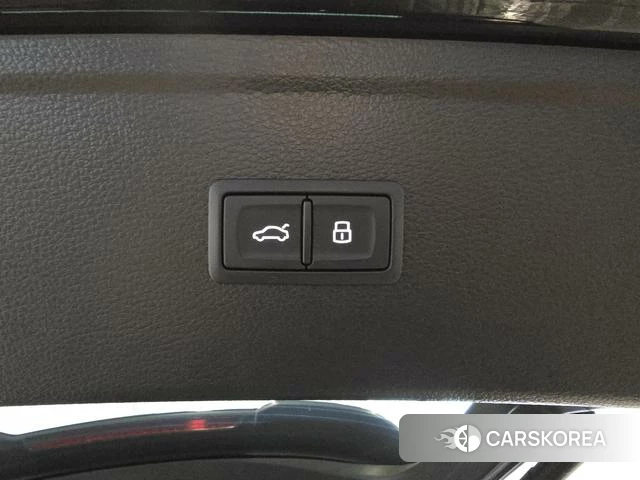 Audi Q5L id 4272695 из Китая 15