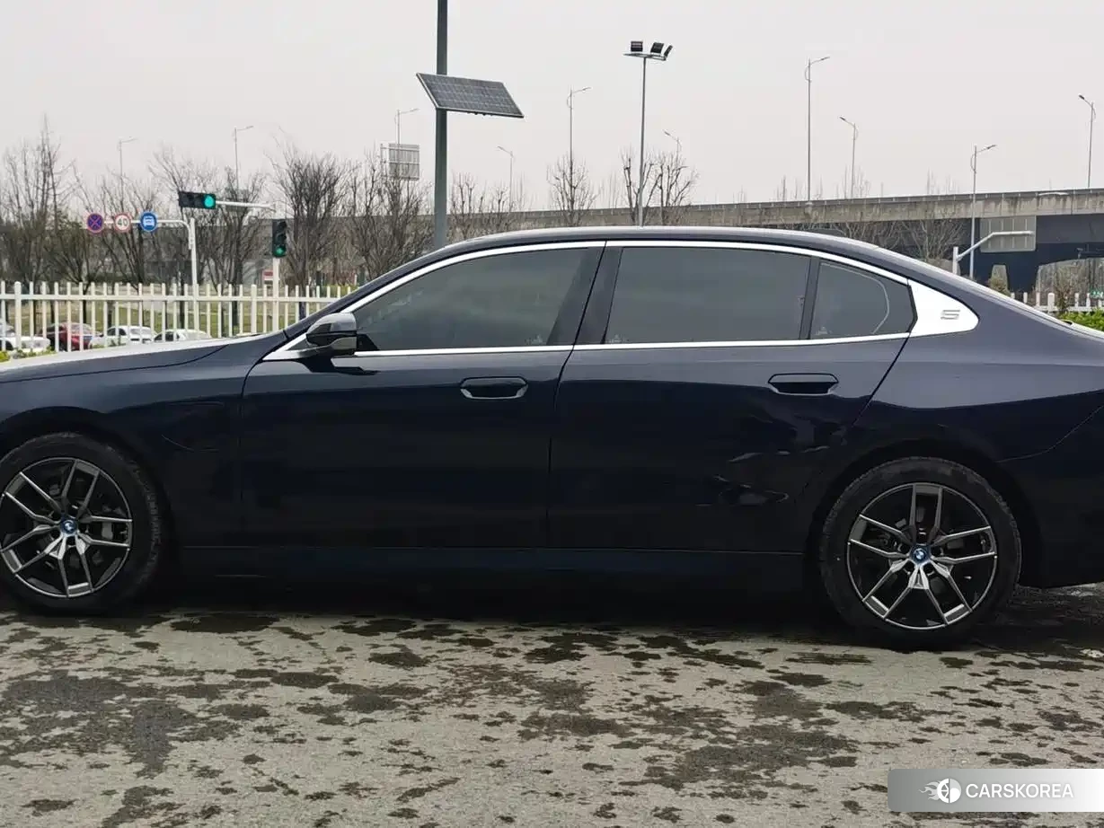 BMW i5 id 4600505 из Китая 17
