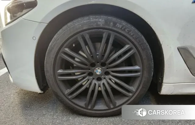 BMW 5 Series (G30) id 3484308 из Кореи 8