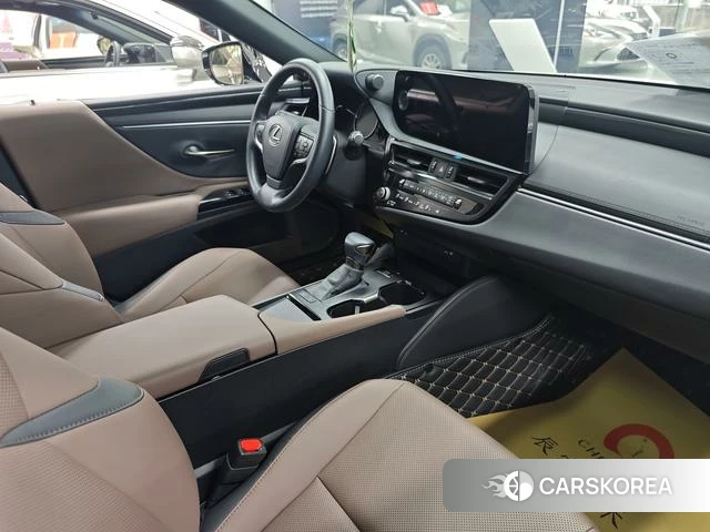 Lexus ES id 4333751 из Китая 18