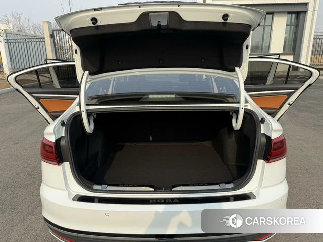 Volkswagen Bora id 4278544 из Китая 13