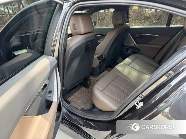 BMW 5 Series (G60) id 3745288 из Кореи 18