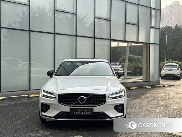 Volvo S60 id 3875906 из Китая 24