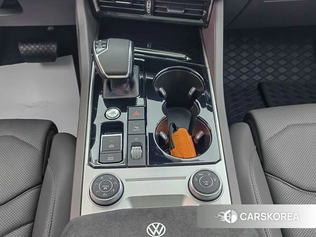 Volkswagen Touareg id 4341562 из Китая 15