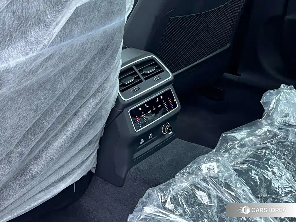 Audi A6L id 4559644 из Китая 31