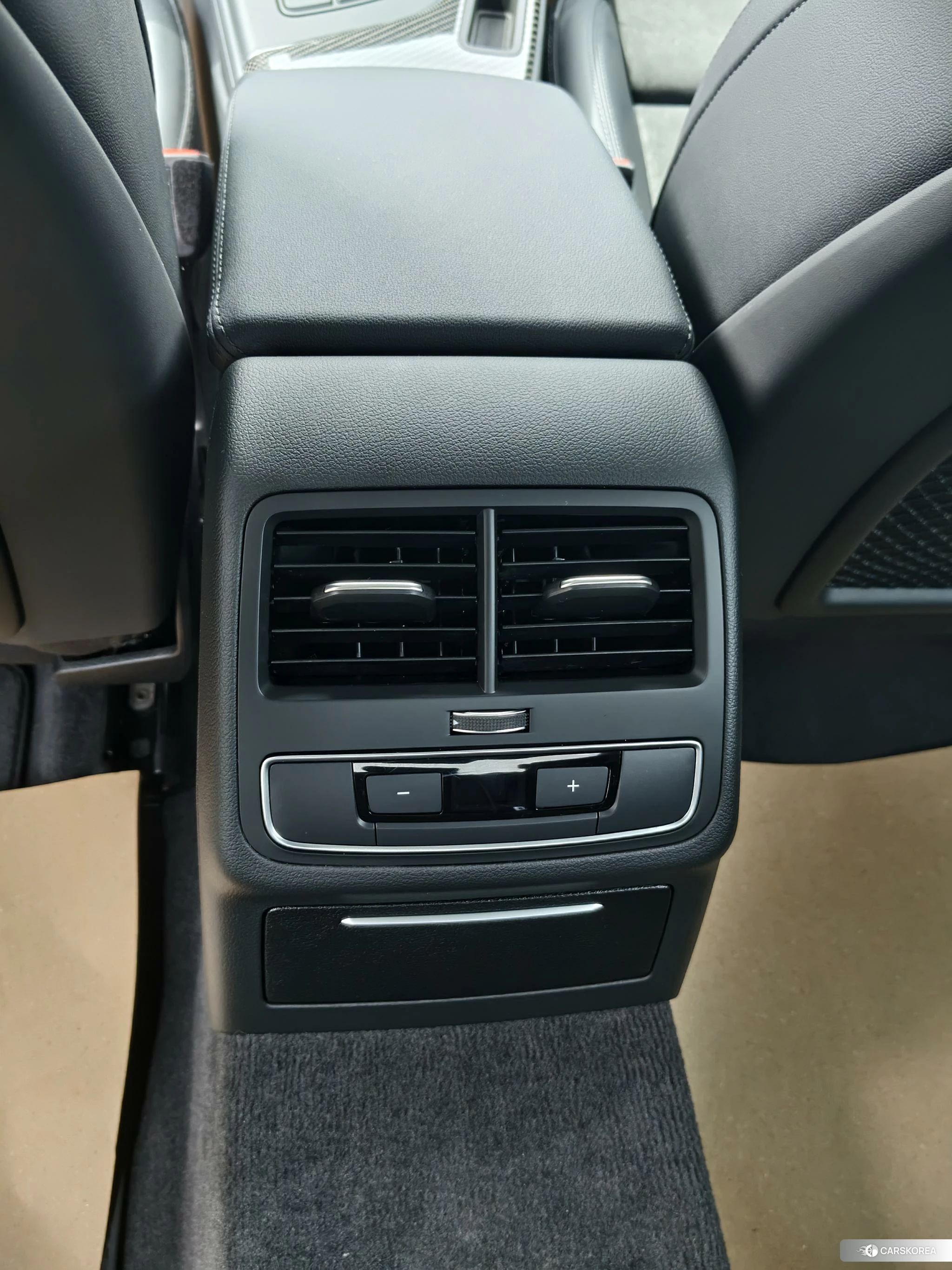 Audi A4L id 4419497 из Китая 11