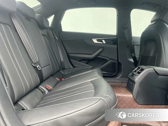 Audi A4L id 4182586 из Китая 16