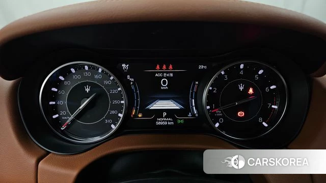 Maserati Ghibli id 4422937 из Кореи 28