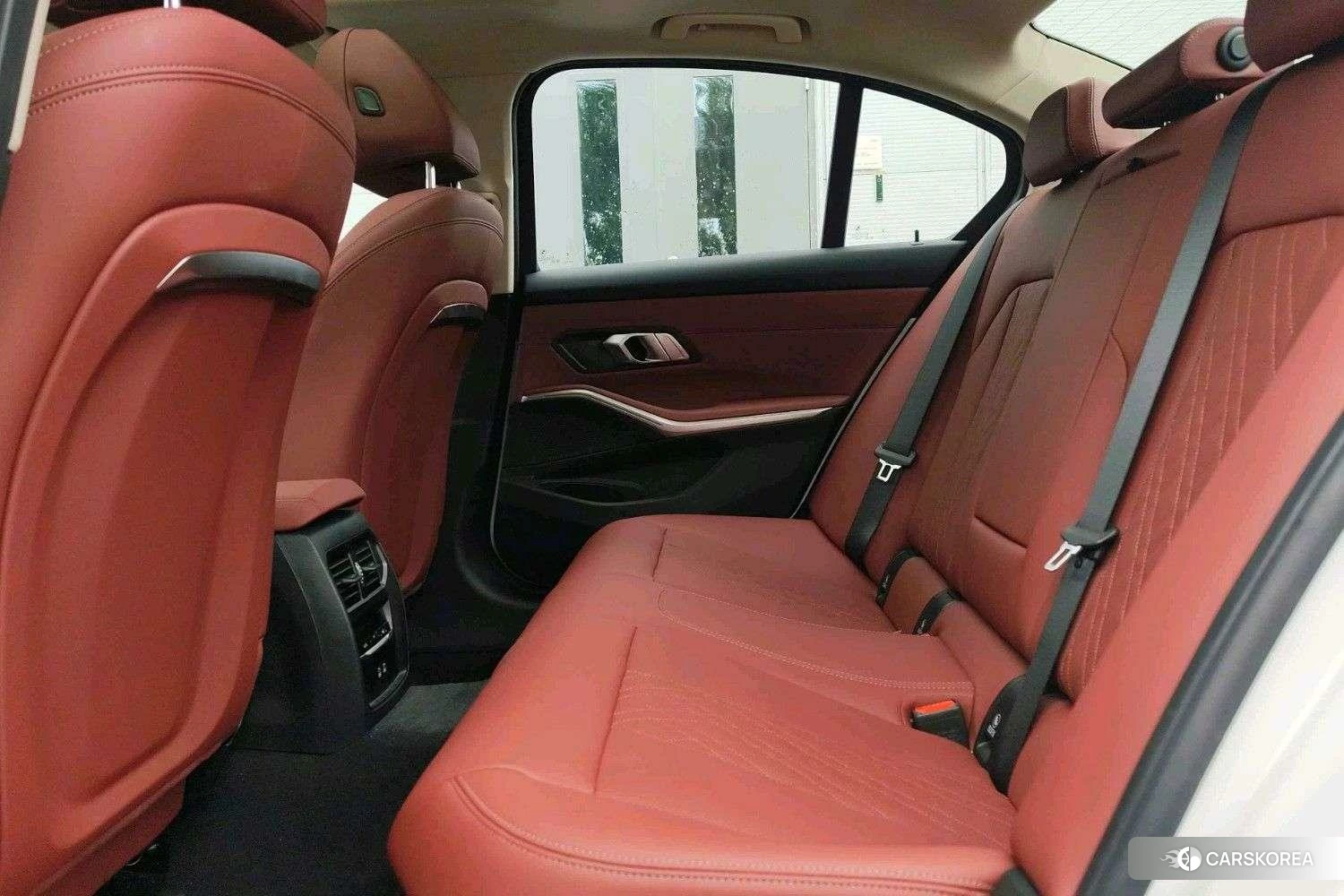 BMW 3 series id 4492987 из Китая 12