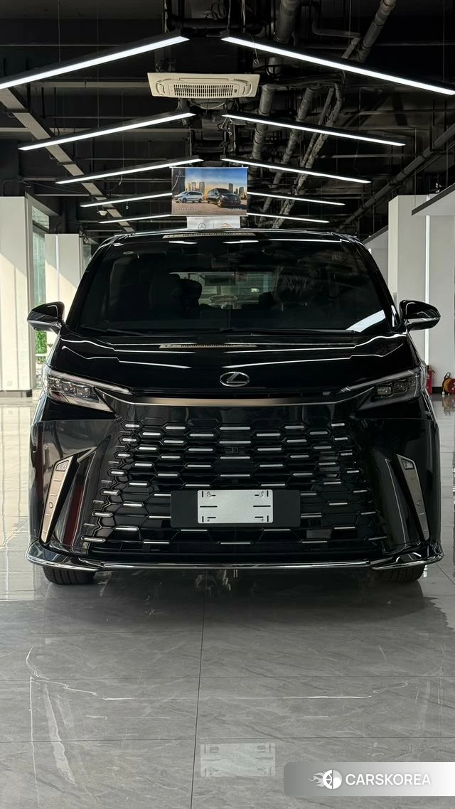 Lexus LM id 4314737 из Китая 12