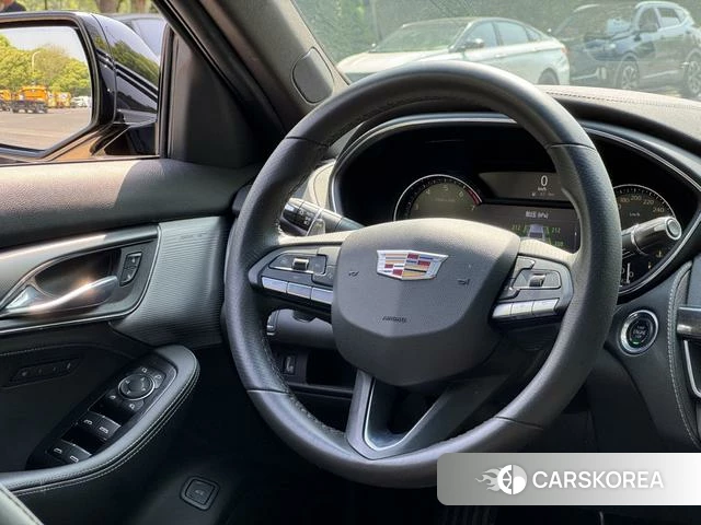 Cadillac CT5 id 4242171 из Китая 16
