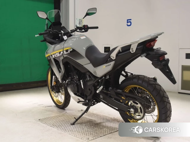 Honda TRANSALP XL750 id 4392942 из Японии 8