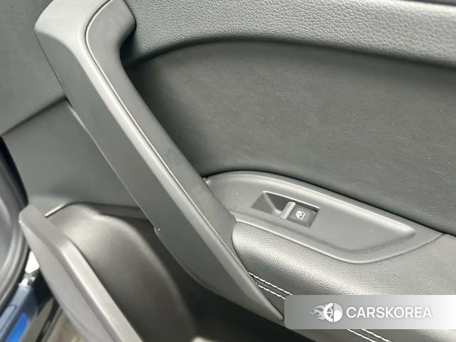 Audi Q5L id 4238161 из Китая 34