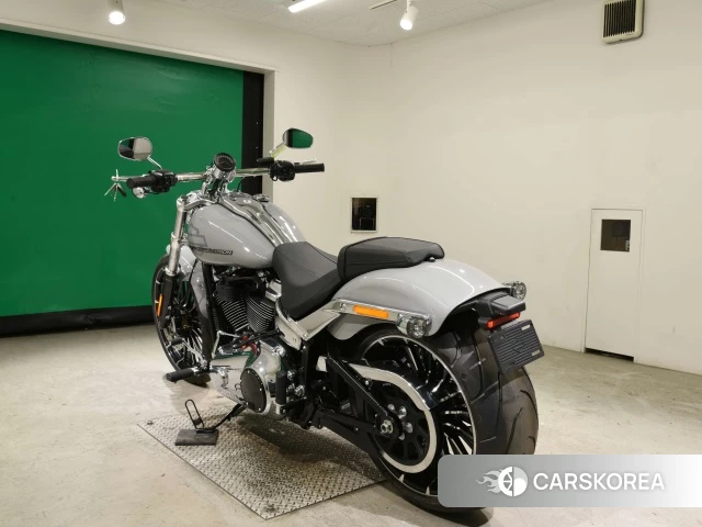 Harley-Davidson Softail Breakout FXBR 1920 id 4386948 из Японии 8