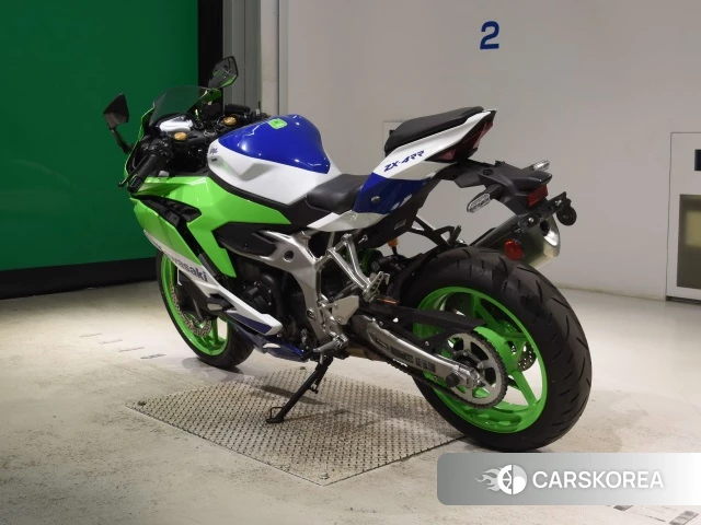 Kawasaki ZX-4RR id 4347963 из Японии 8