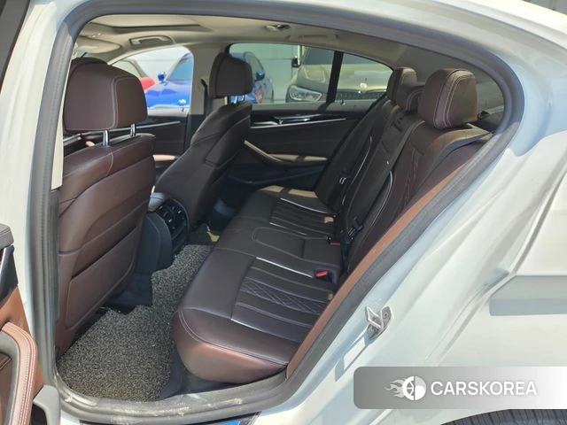 BMW 5 Series (G30) id 4244774 из Кореи 9