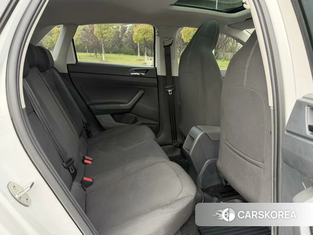 Volkswagen Polo id 4209516 из Китая 15