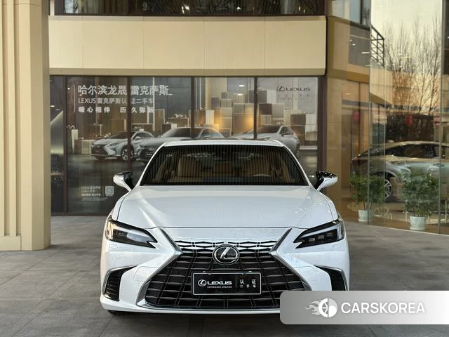Lexus ES id 3993422 из Китая 12