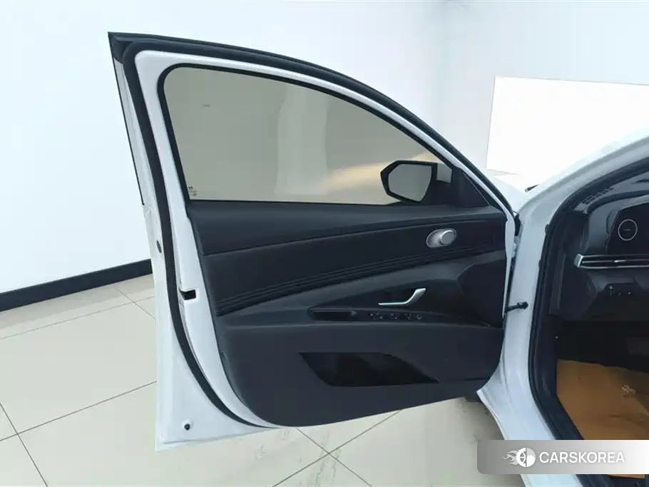 Hyundai Elantra id 4538575 из Китая 14