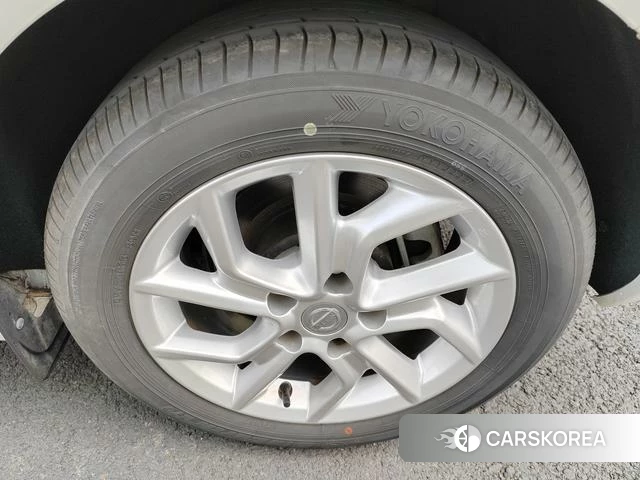 Nissan TIIDA id 3908028 из Китая 12