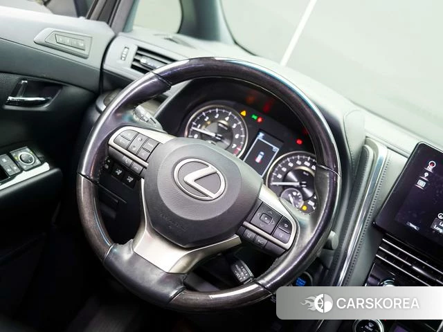 Lexus LM id 4262244 из Китая 15