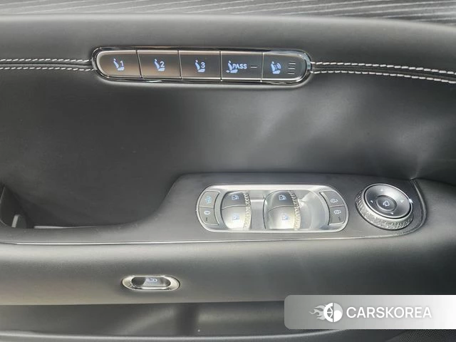 Genesis G90 (RS4) id 4871844 из Кореи 18