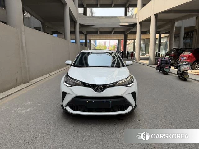 Toyota C-HR id 4236588 из Китая 8