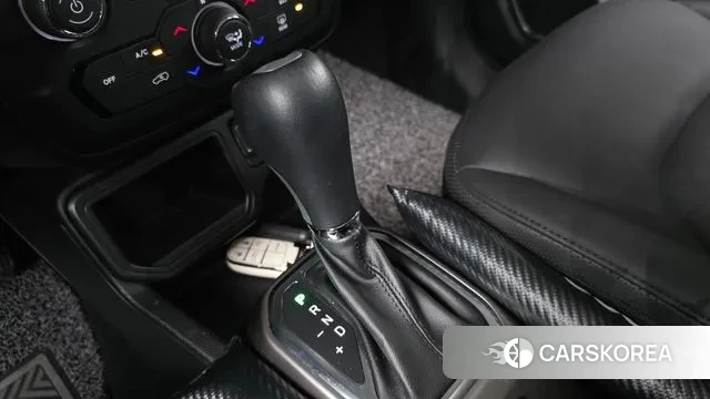 Jeep Renegade id 3788328 из Кореи 18