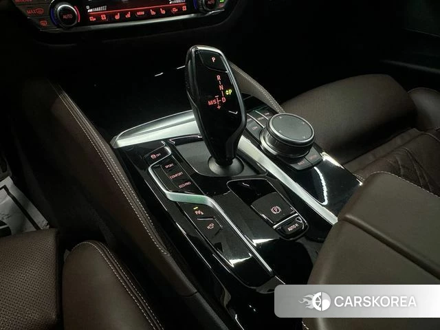 BMW 5 Series (G30) id 3841987 из Кореи 18