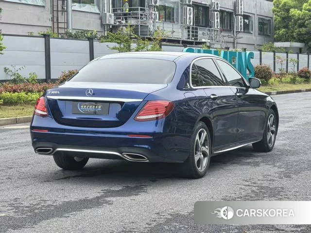 Mercedes-Benz E-class id 4238622 из Китая 11
