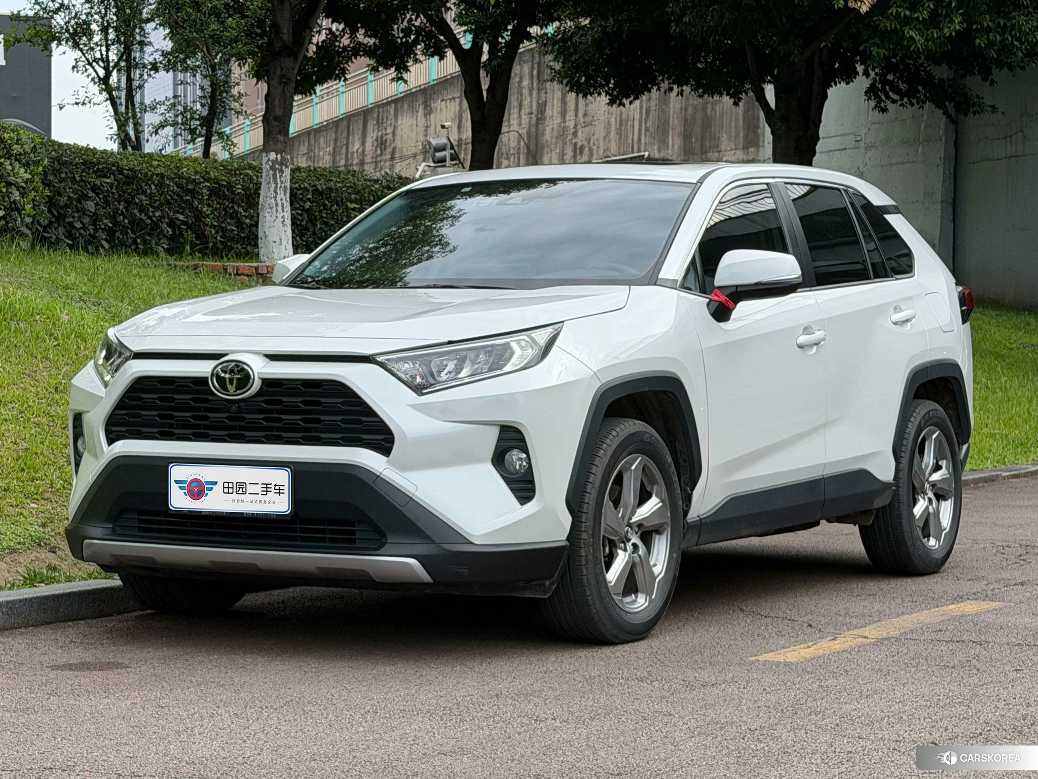 Toyota RAV4 id 4513781 из Китая 11