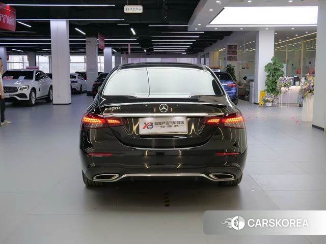 Mercedes-Benz E-Class id 4387375 из Китая 18