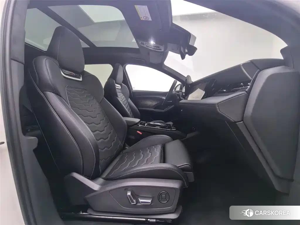 Audi Q6L id 4599505 из Китая 26