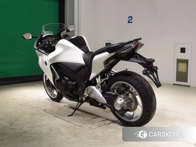 Проданный Honda VFR1200F DCT id 4306768 из Японии, фото 8