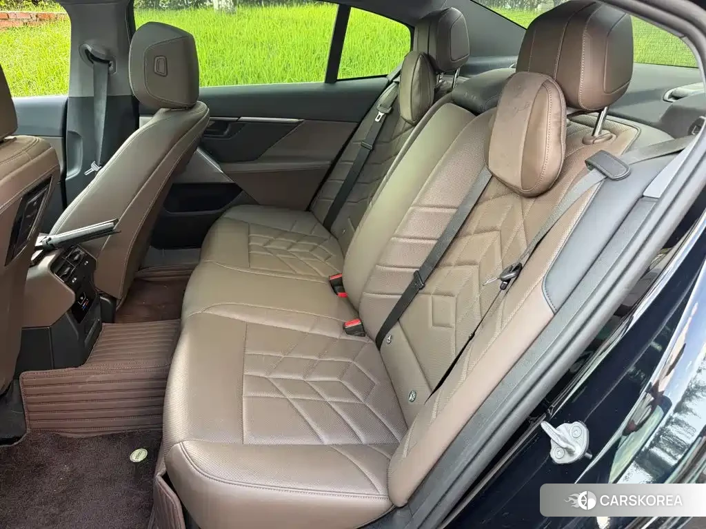 BMW i5 id 4679941 из Китая 12
