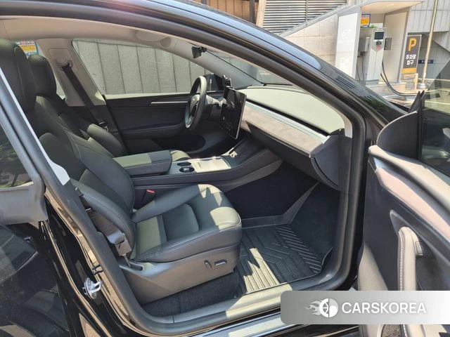 Tesla Model Y id 4302501 из Кореи 17