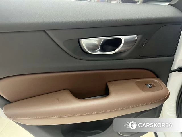 Volvo S60 id 3920828 из Китая 30