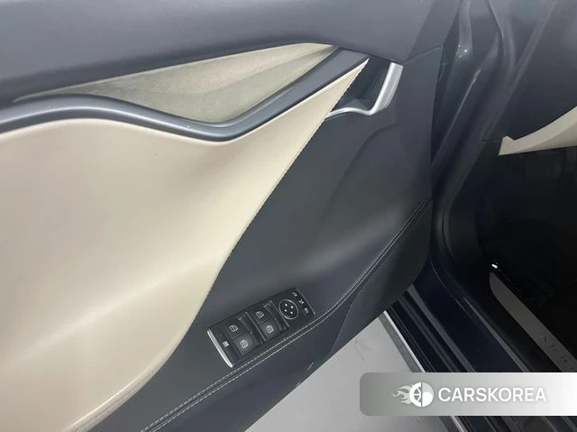 Tesla Model S id 3880008 из Кореи 18