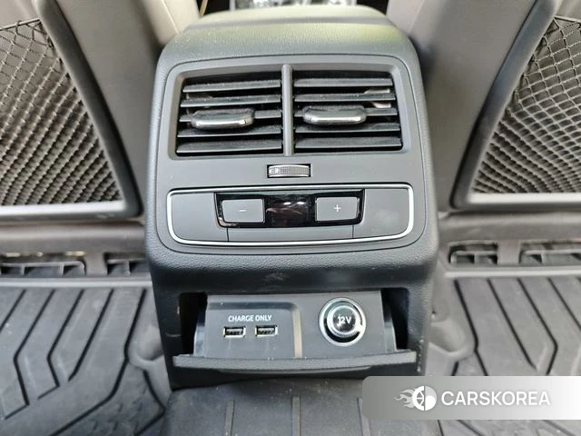 Audi A4L id 4298020 из Китая 19