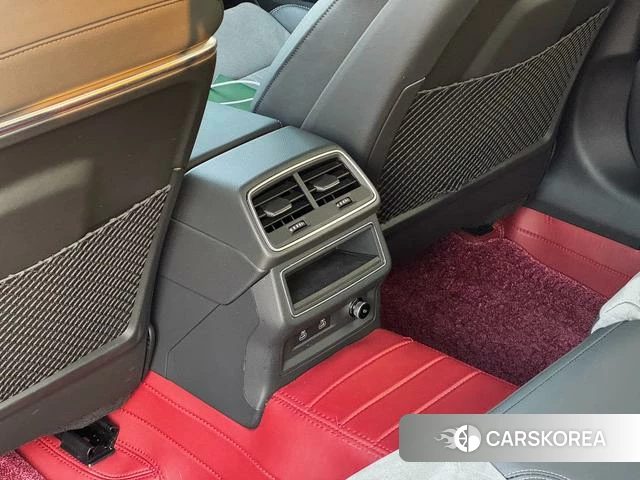 Audi A6L id 4301475 из Китая 10