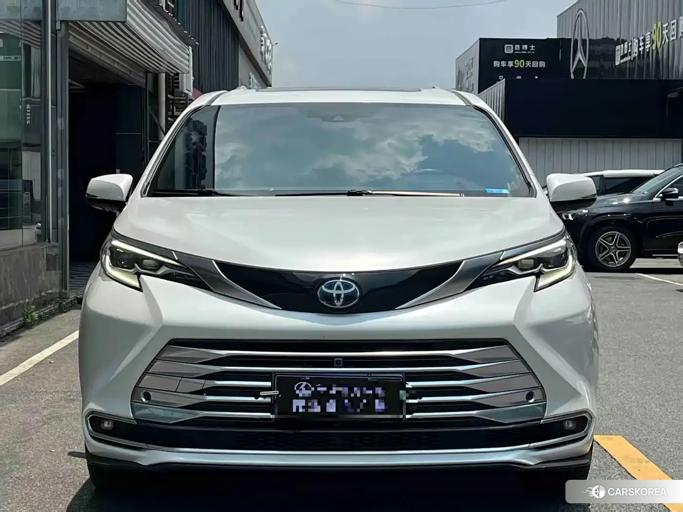Toyota Sienna id 4686097 из Китая 8