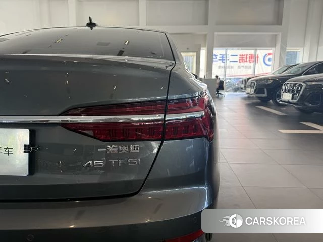 Audi A6L id 4393189 из Китая 13