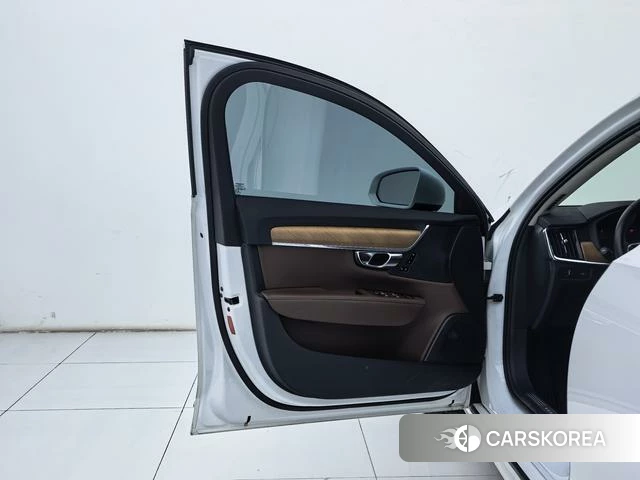 Volvo S90 id 4213384 из Китая 29