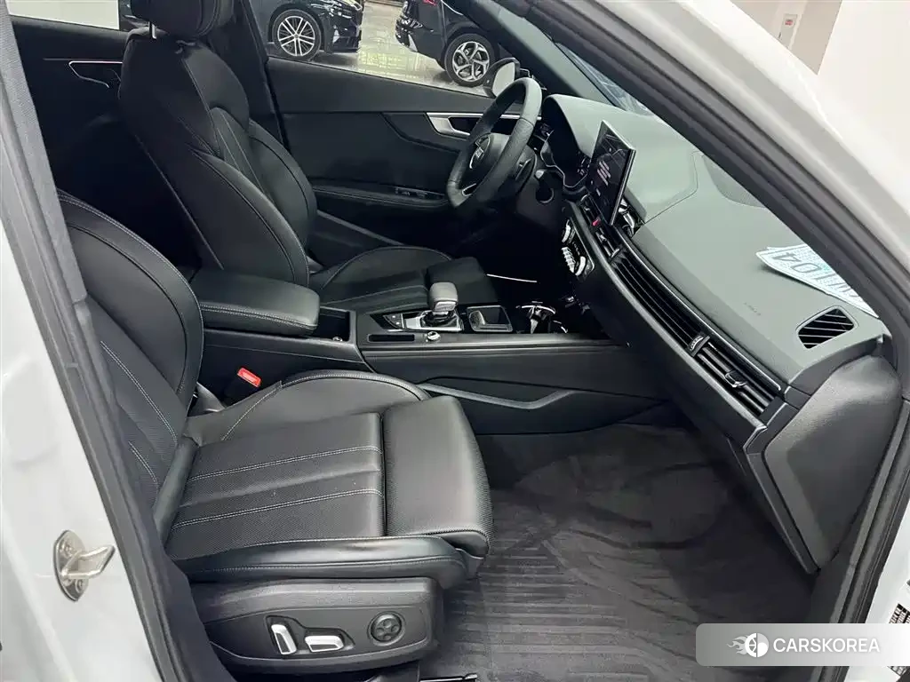 Audi A4L id 4622391 из Китая 14