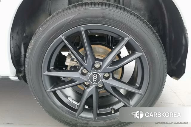Audi Q2L id 4235891 из Китая 22