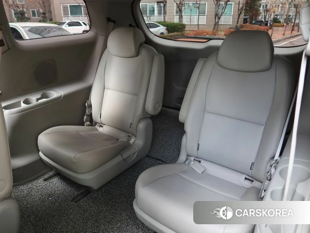 Kia All New Carnival id 4300611 из Кореи 18
